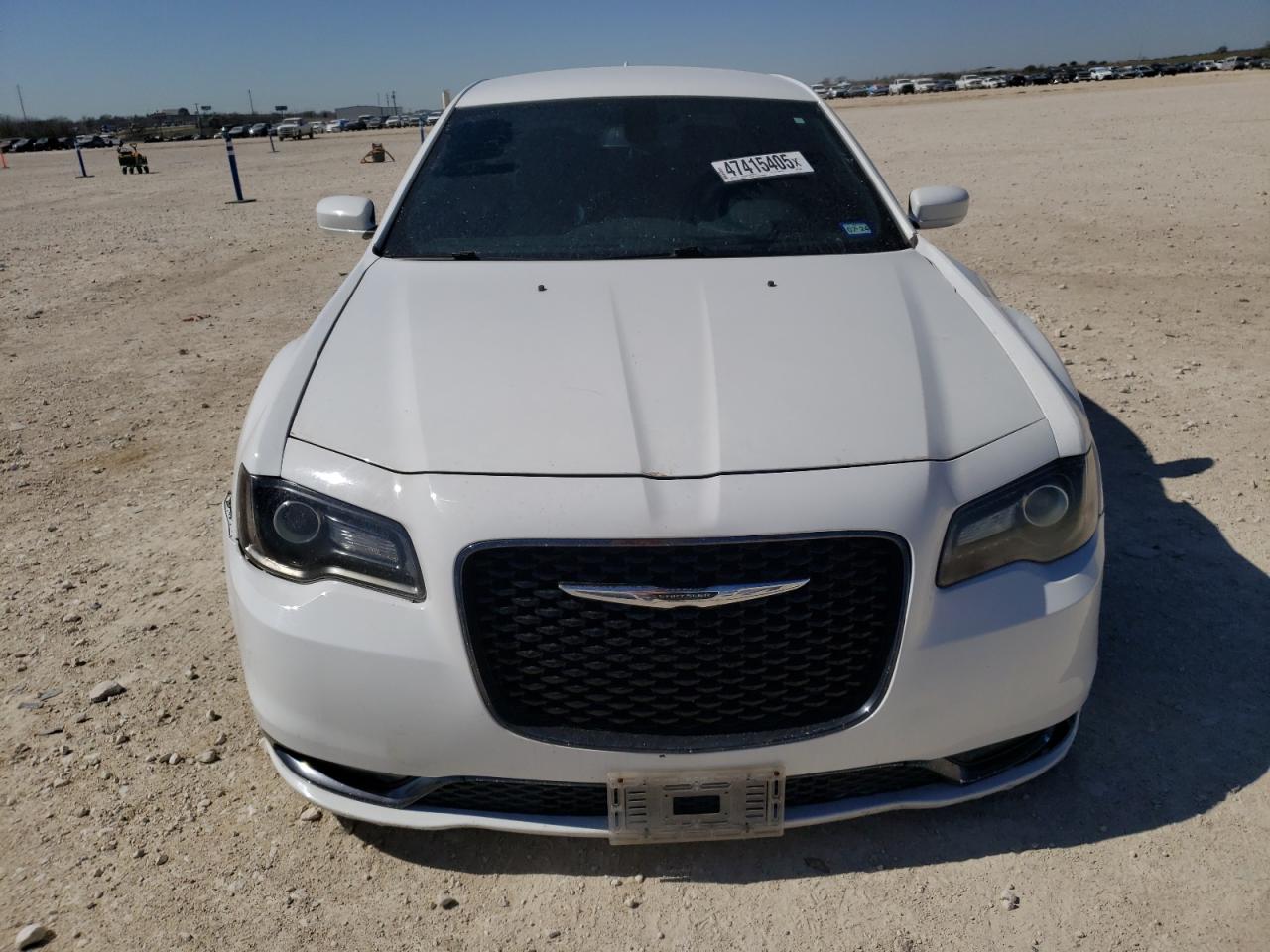 2019 Chrysler 300 - Image 5