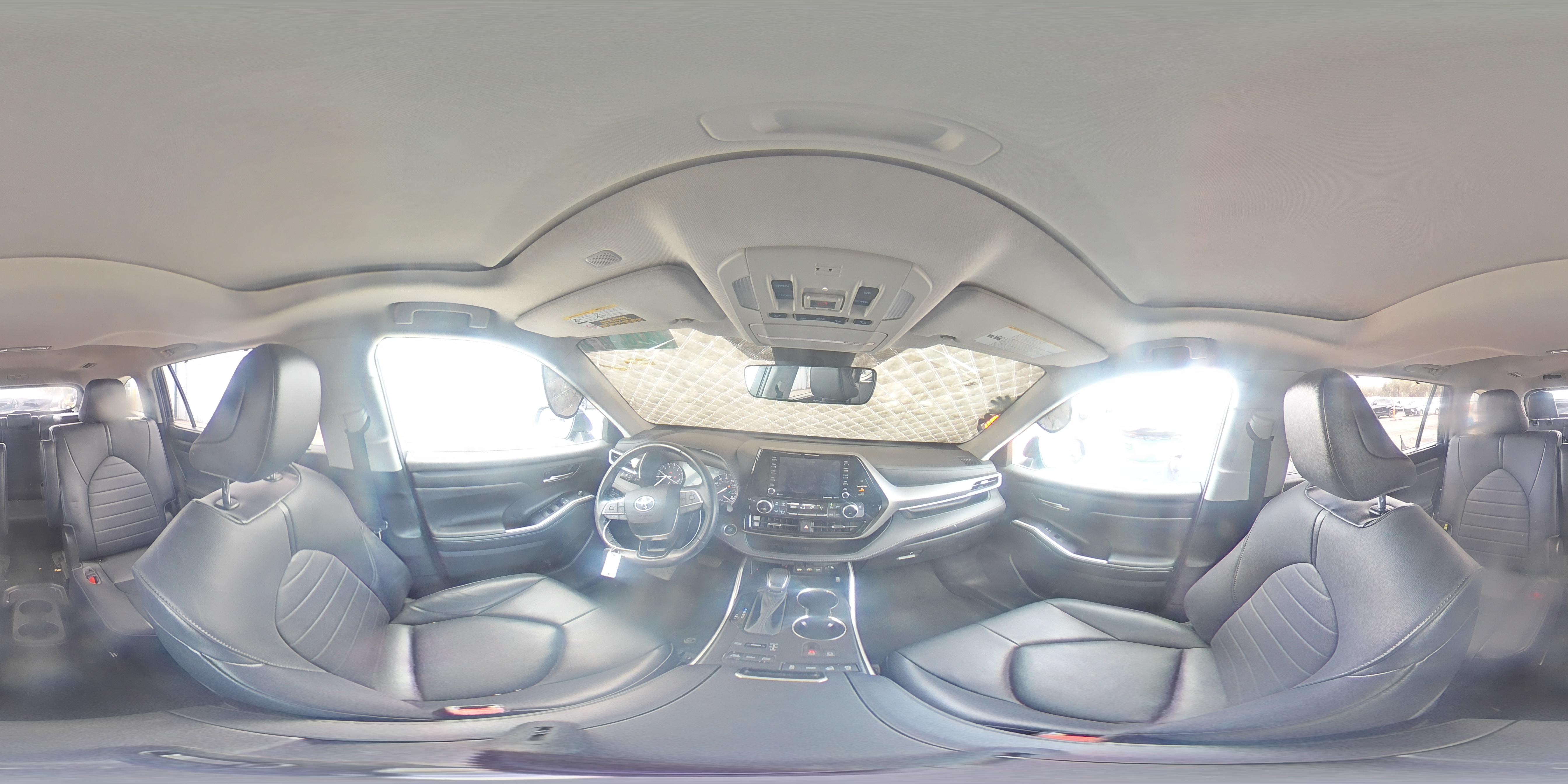 2021 Toyota Highlander - Image 16