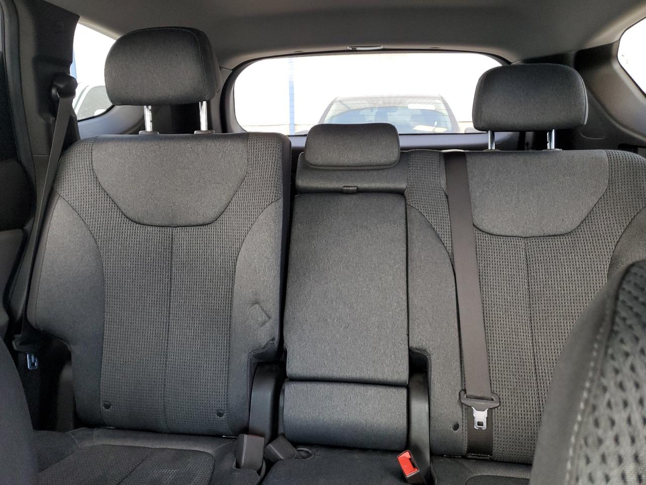2019 Hyundai Santa Fe - Image 10