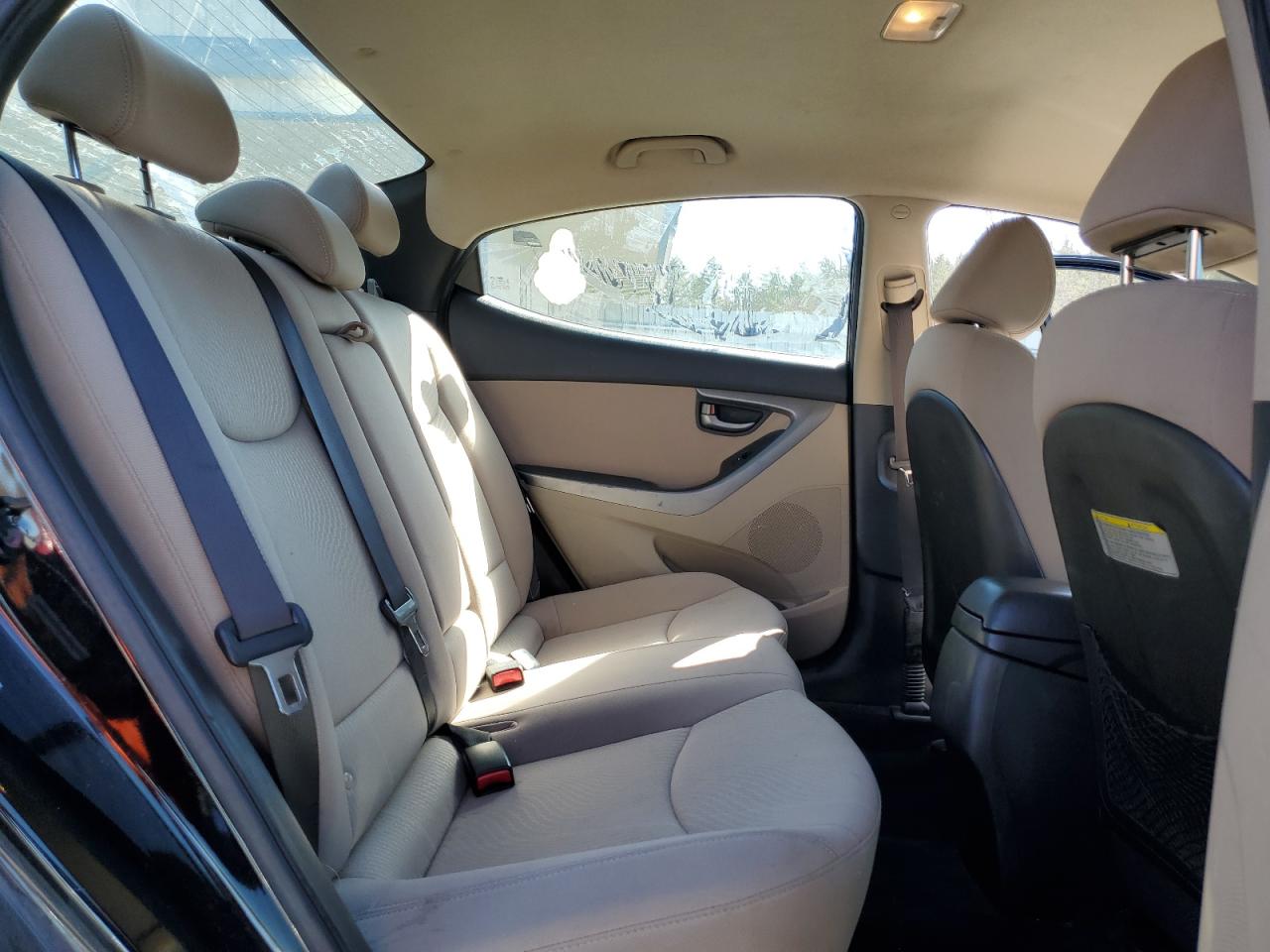 2014 Hyundai Elantra - Image 10