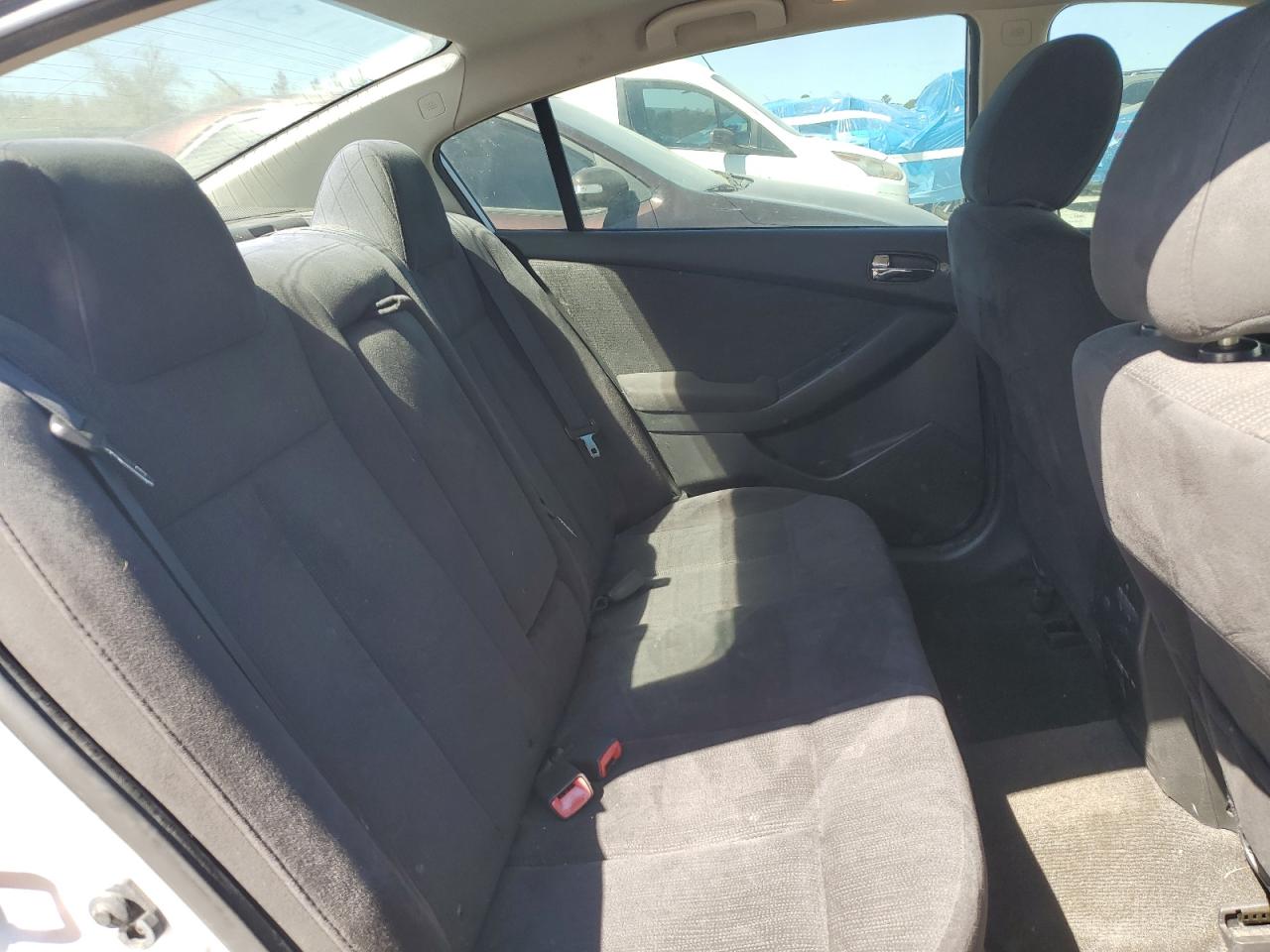 2012 Nissan Altima - Image 10
