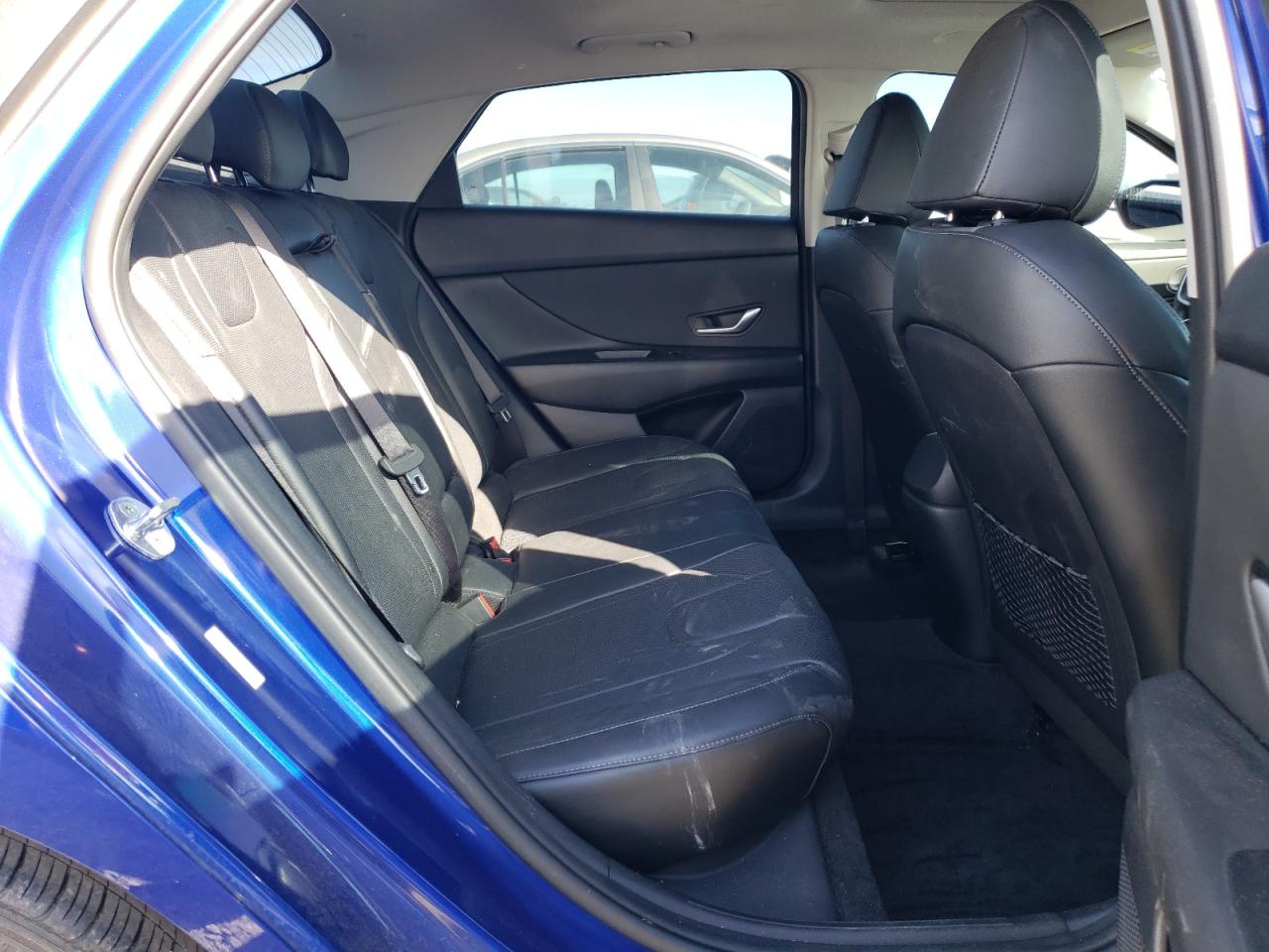 2022 Hyundai Elantra - Image 10