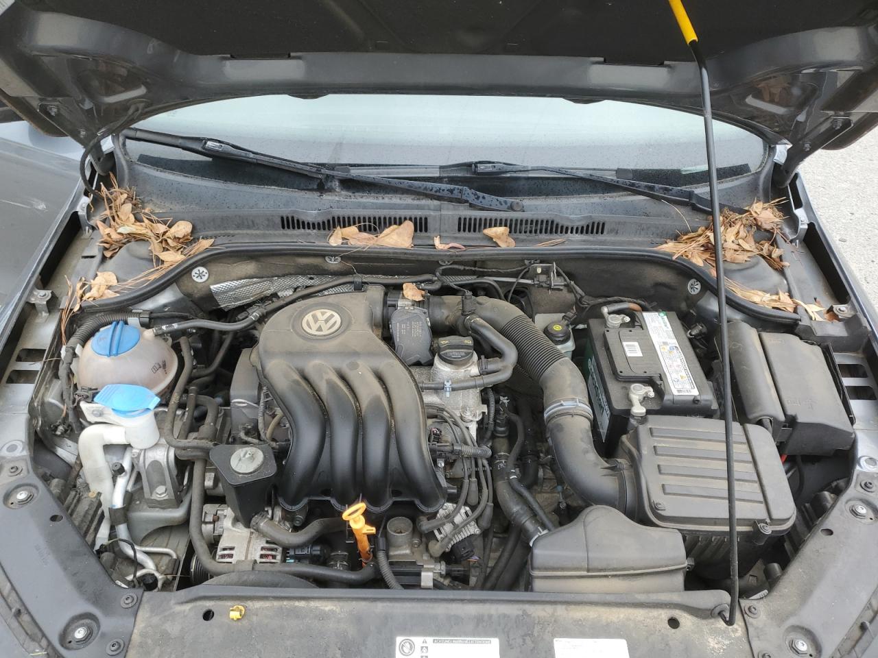 2015 Volkswagen Jetta - Image 13
