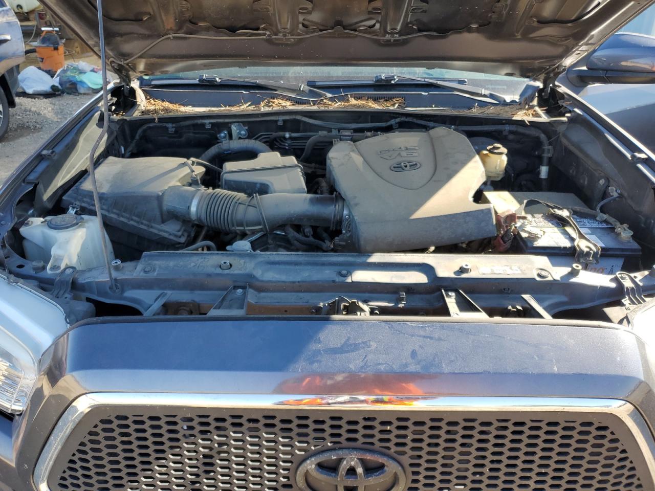 2017 Toyota Tacoma - Image 11