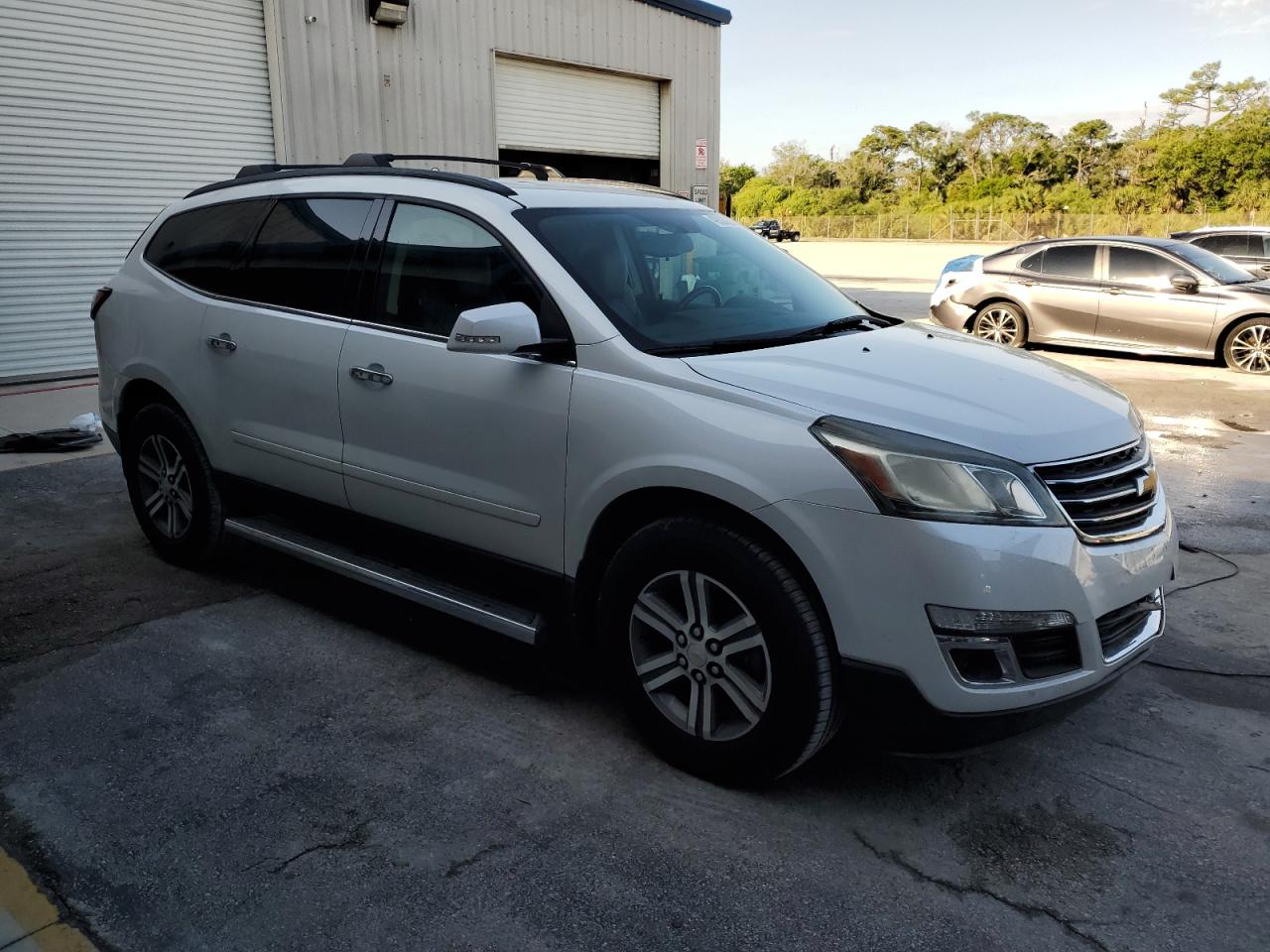 2017 Chevrolet Traverse - Image 4