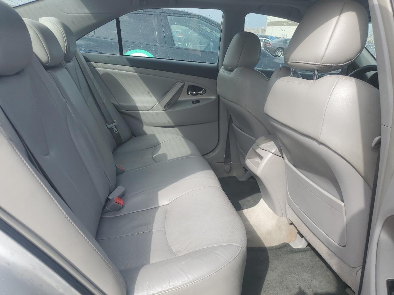2011 Toyota Camry - Image 11