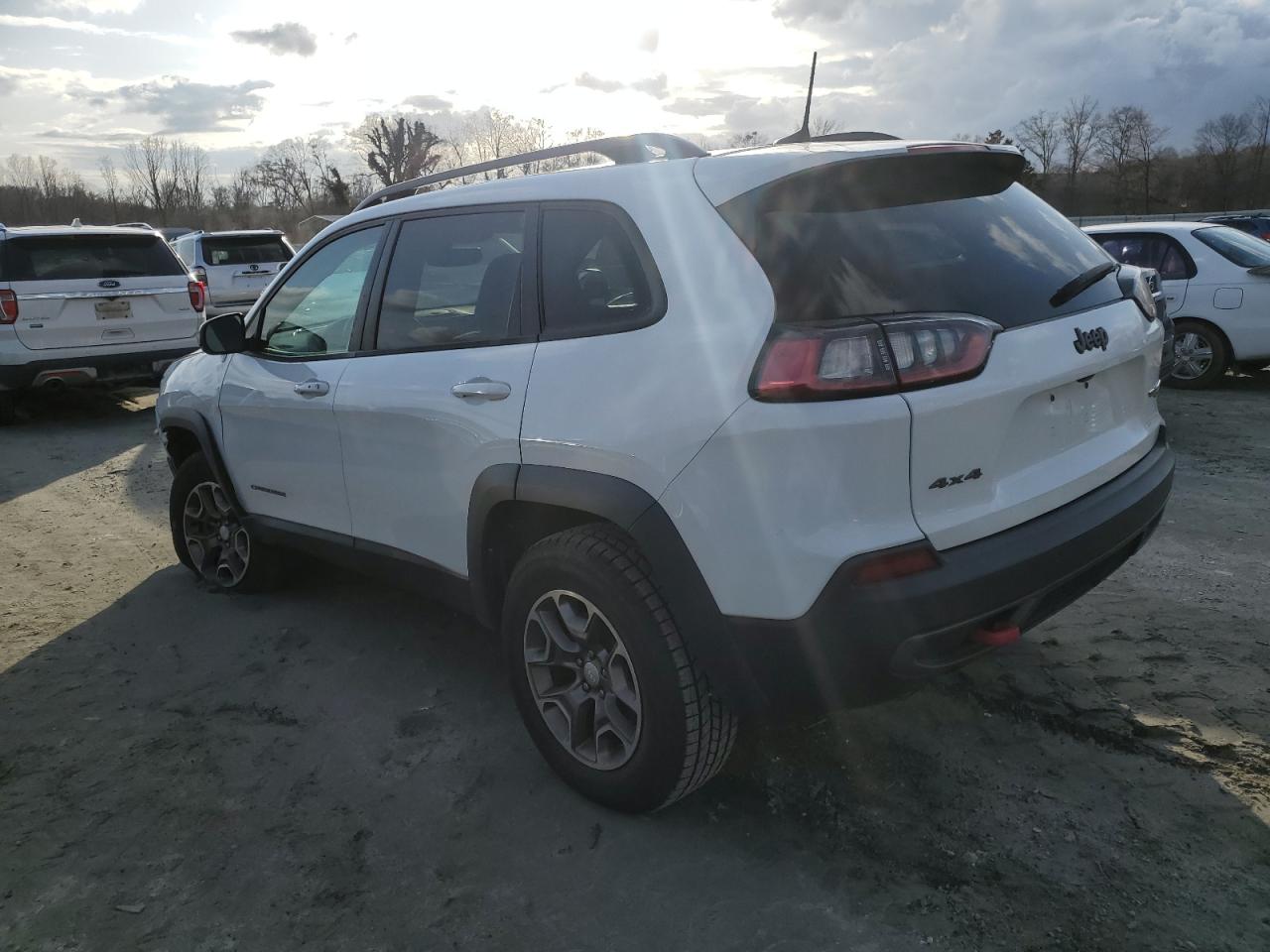 2020 Jeep Cherokee - Image 2