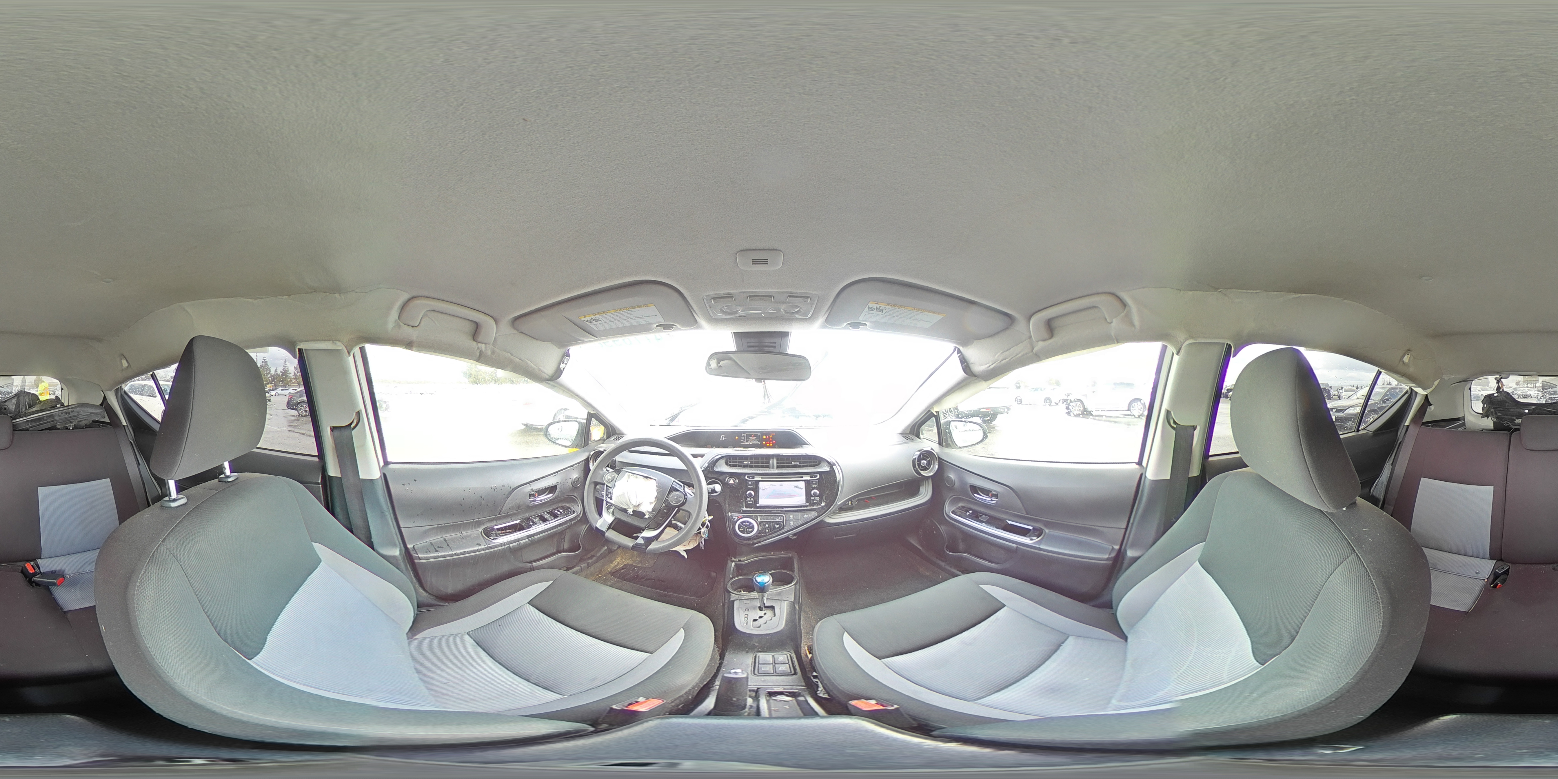 2018 Toyota Prius - Image 13