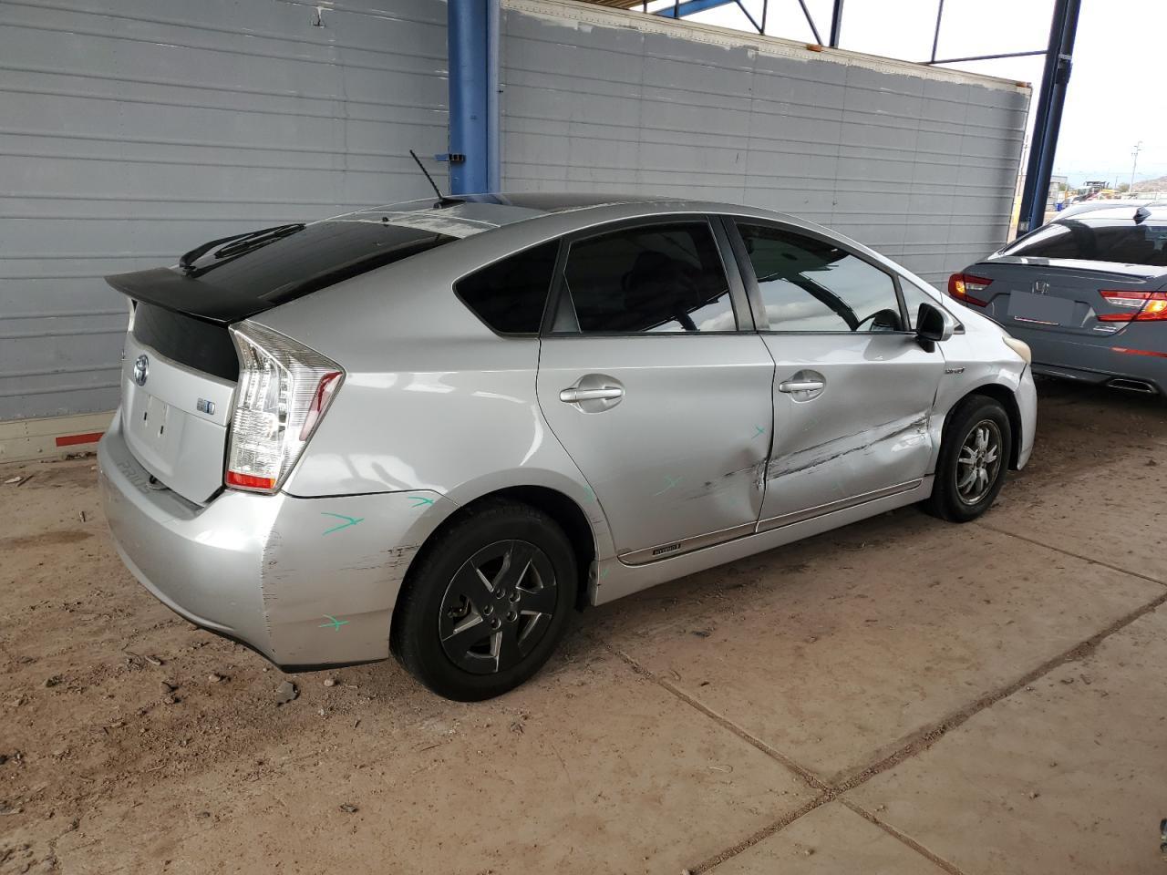2011 Toyota Prius - Image 3