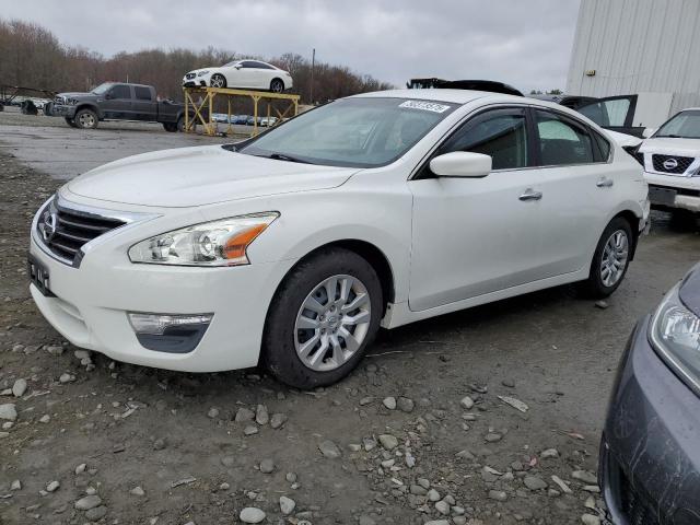 Седани NISSAN ALTIMA 2015 Бял