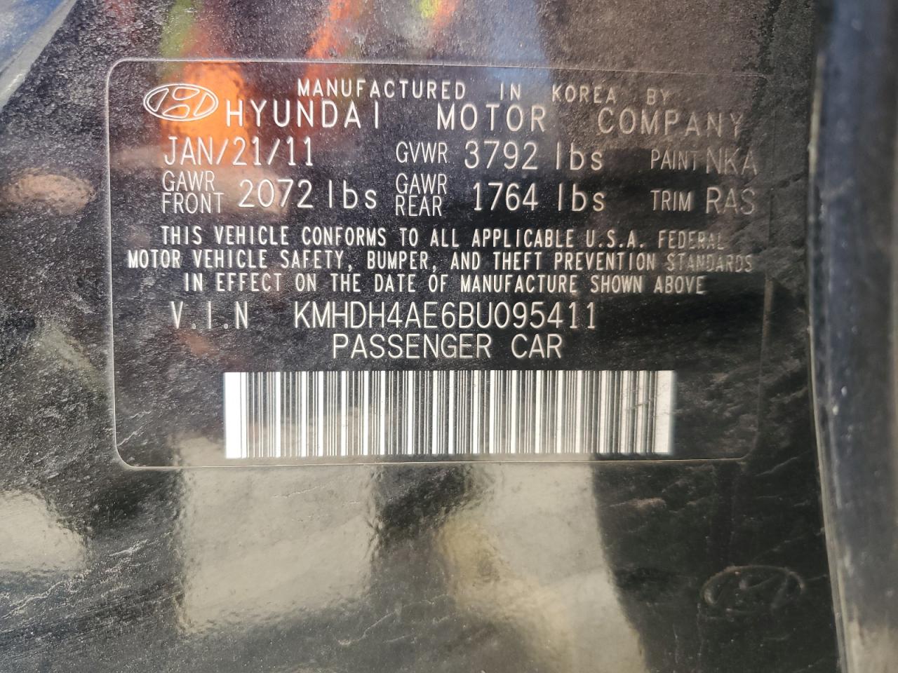 2011 Hyundai Elantra - Image 12