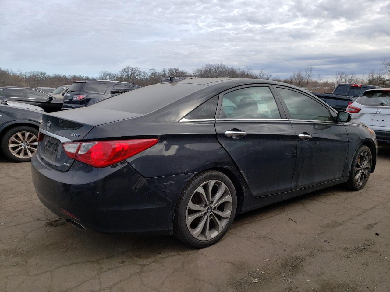 2013 Hyundai Sonata - Image 3