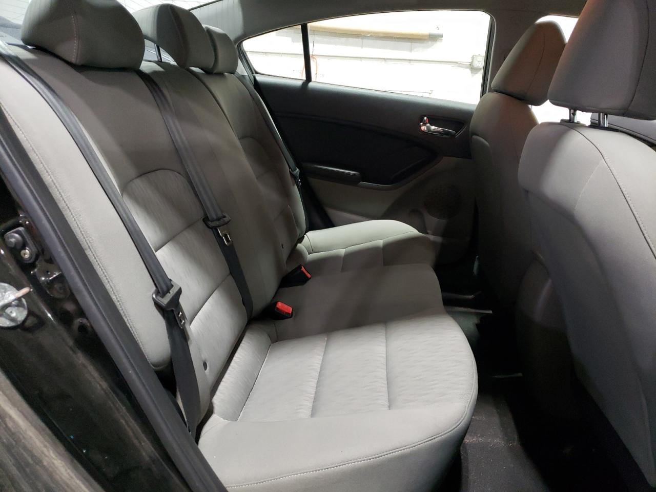 2016 Kia Forte - Image 10