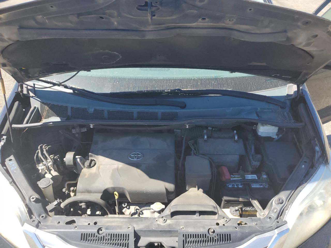 2013 Toyota Sienna - Image 12