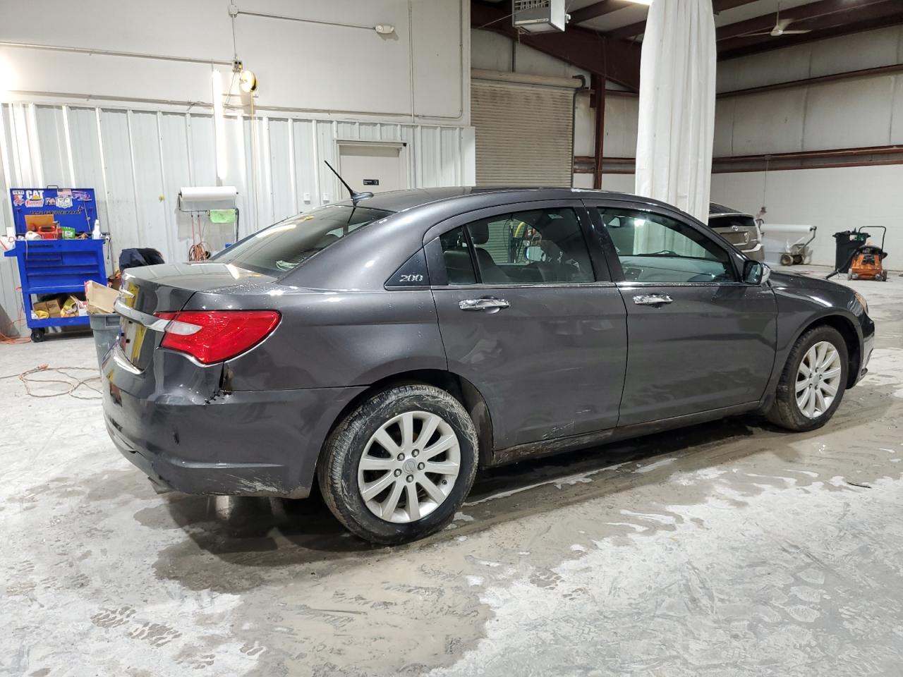 2014 Chrysler 200 - Image 3