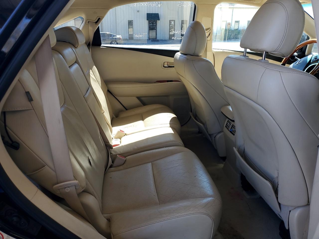 2010 Lexus RX - Image 10