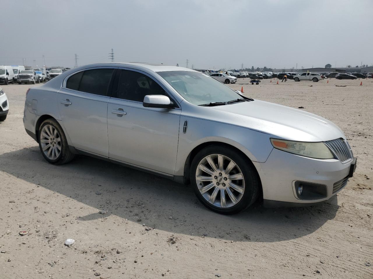 2010 Lincoln MKS - Image 4
