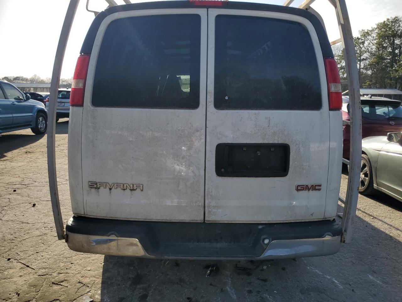 2018 GMC Savana - Image 6