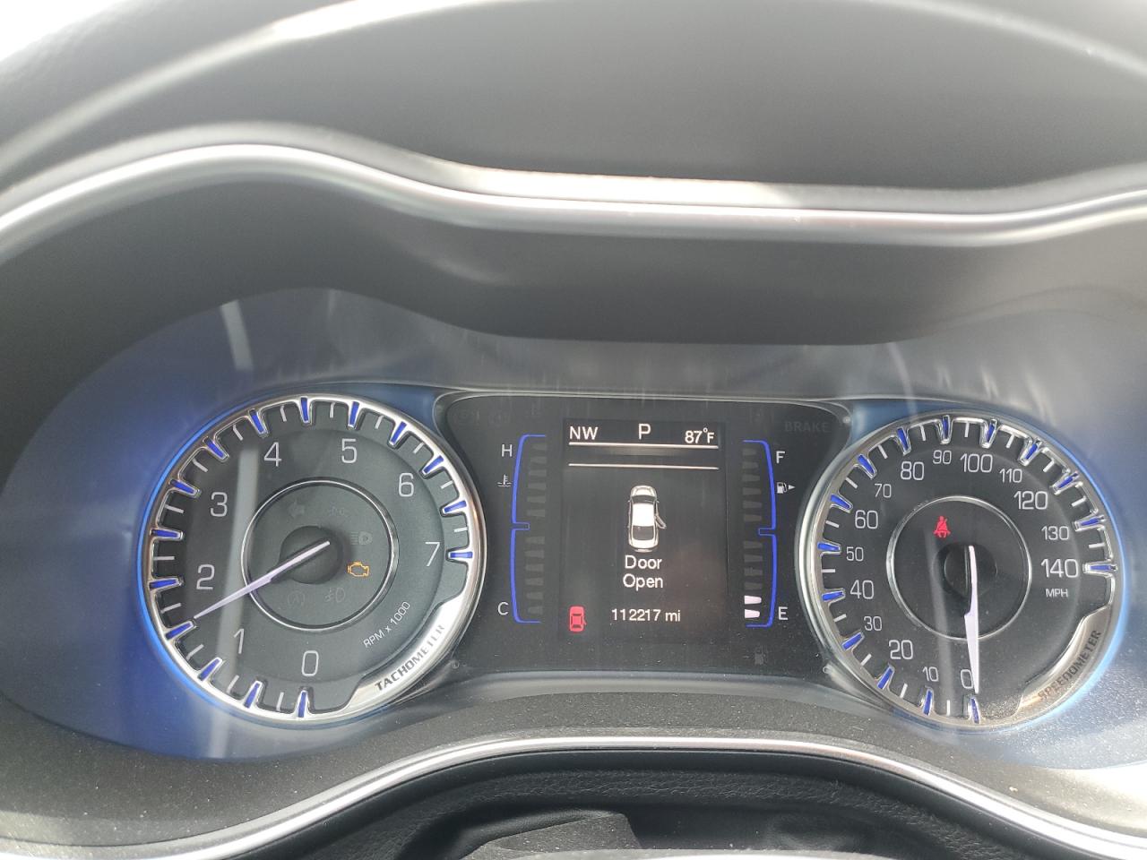 2015 Chrysler 200 - Image 9