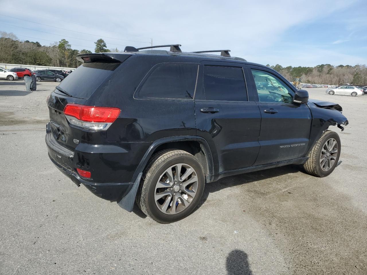 2017 Jeep Grand Cherokee - Image 3