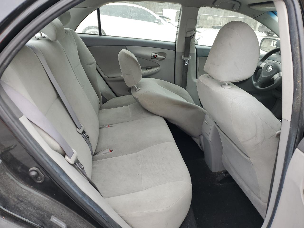 2010 Toyota Corolla - Image 10