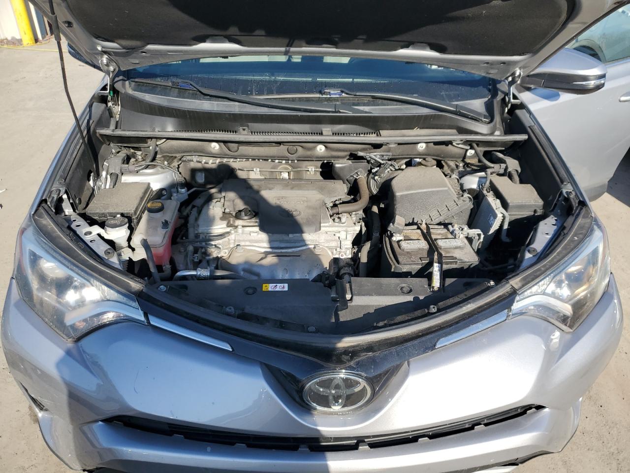2017 Toyota RAV 4 - Image 12