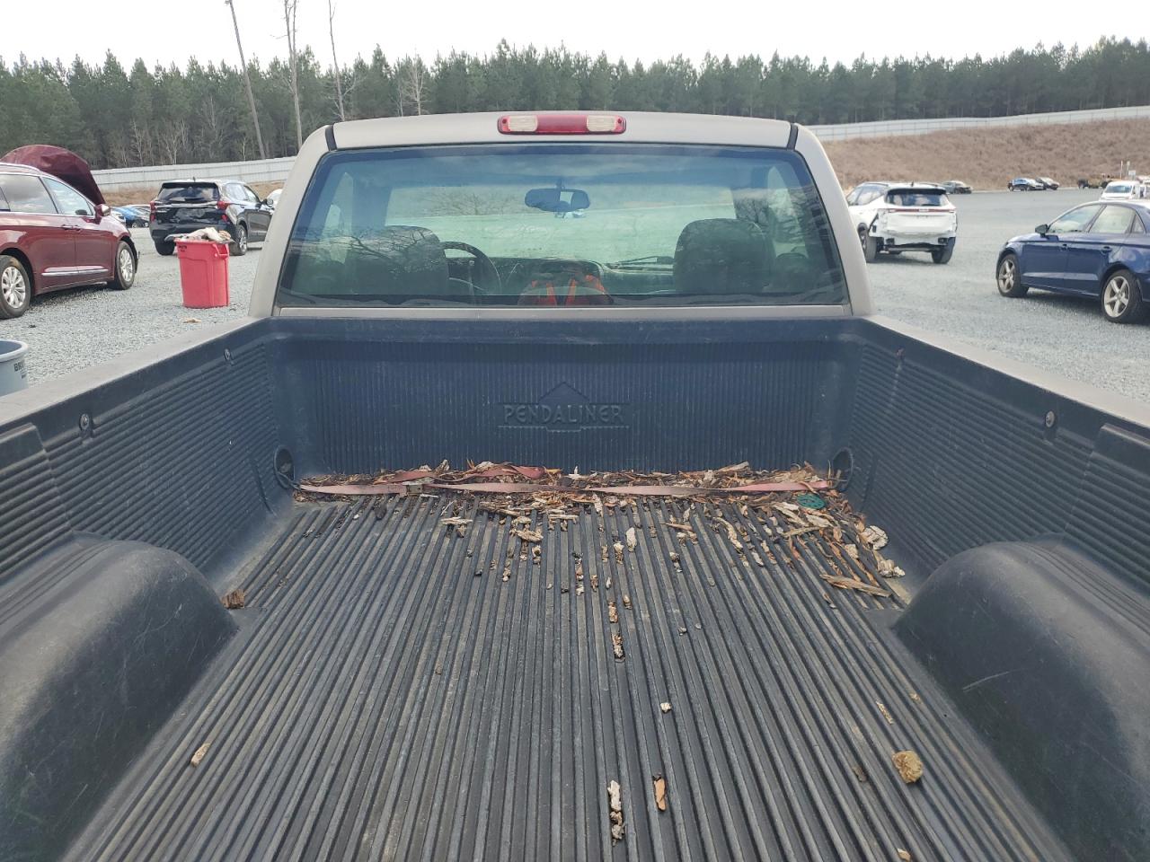2003 Chevrolet Silverado - Image 10