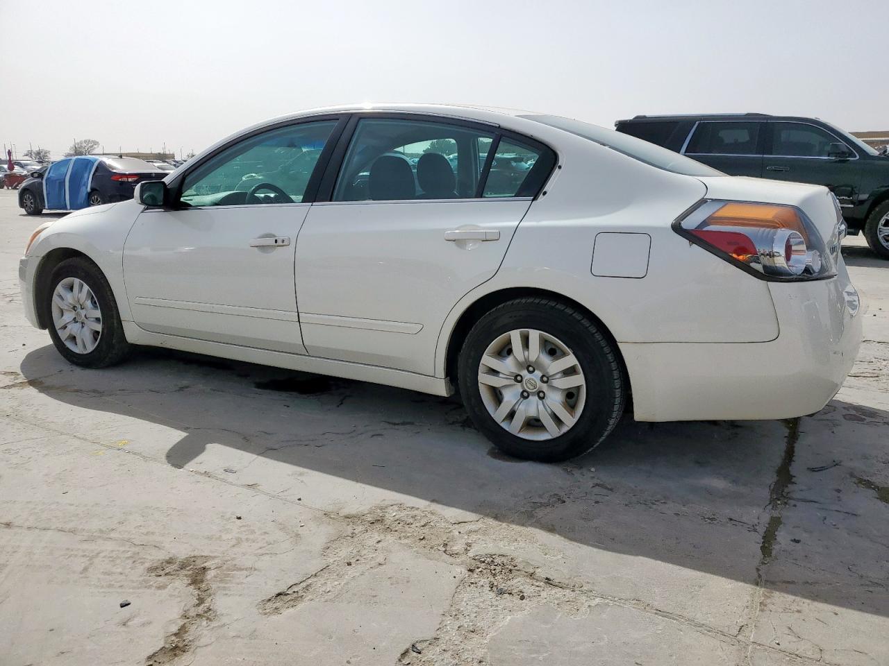 2012 Nissan Altima - Image 2