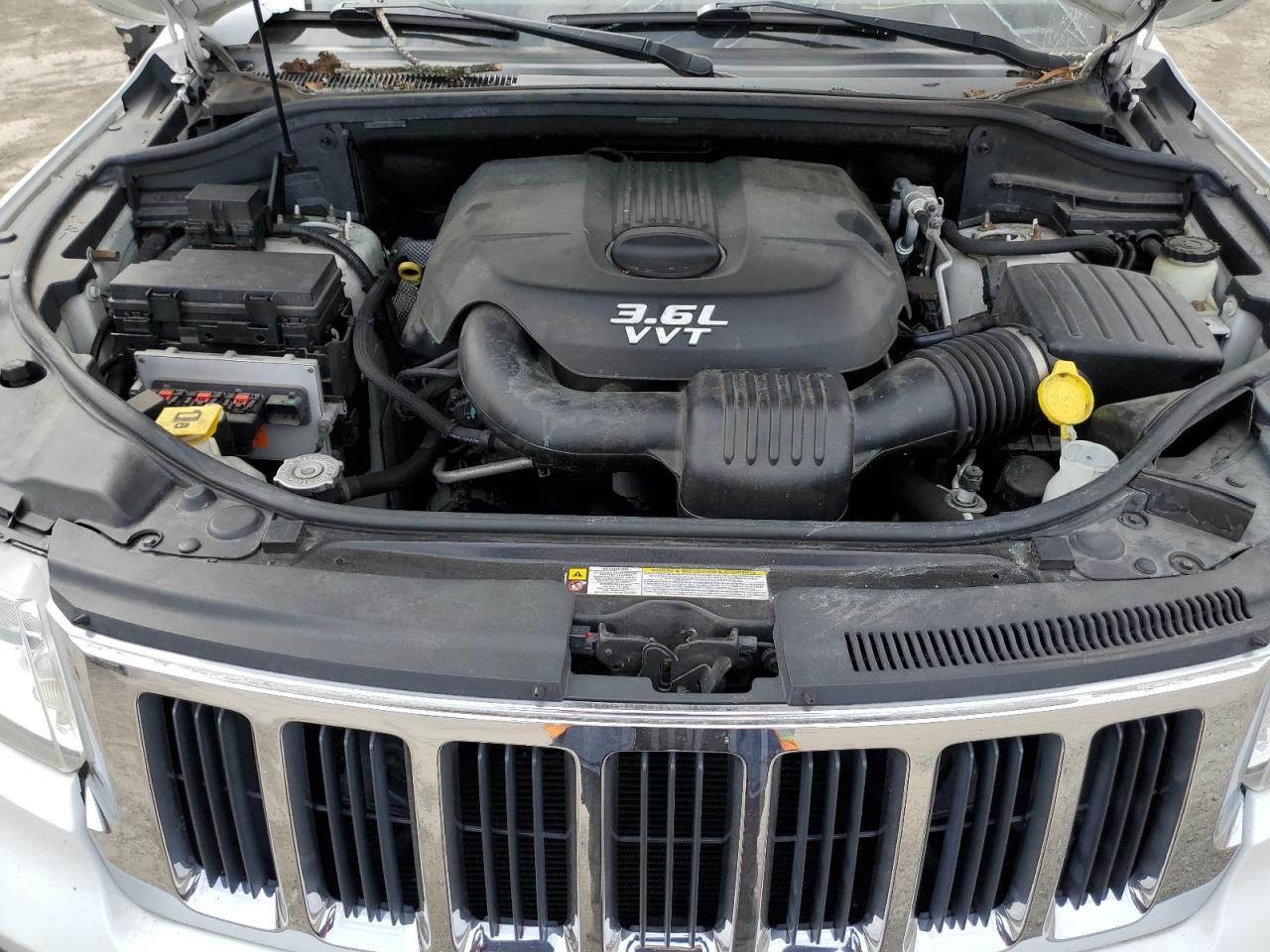 2013 Jeep Grand Cherokee - Image 12