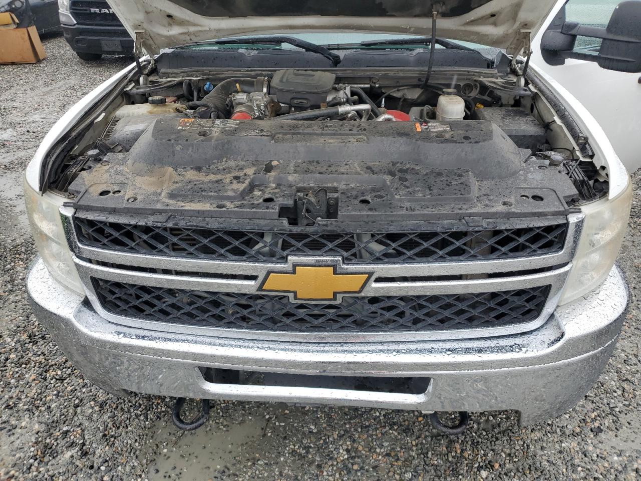2013 Chevrolet Silverado - Image 11