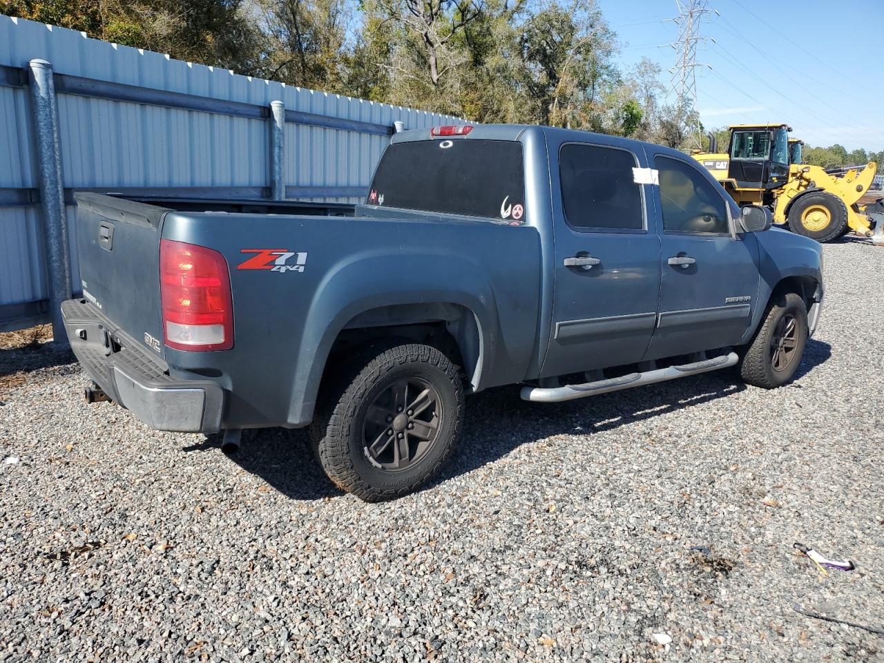 2011 GMC Sierra - Image 3