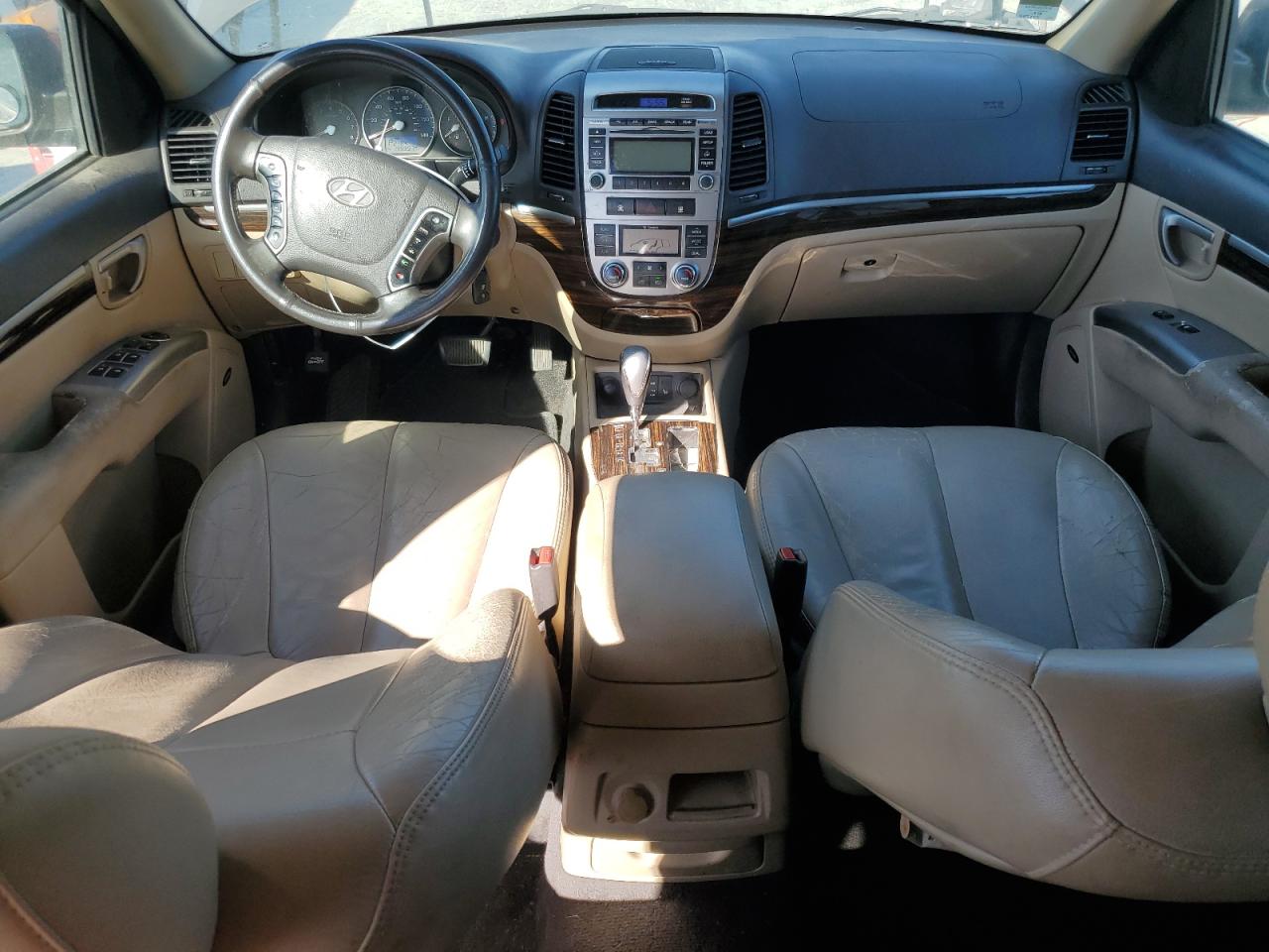 2012 Hyundai Santa Fe - Image 8