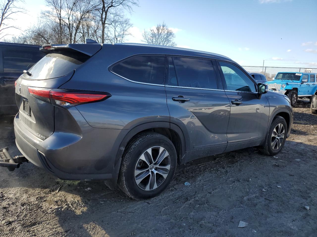 2020 Toyota Highlander - Image 3