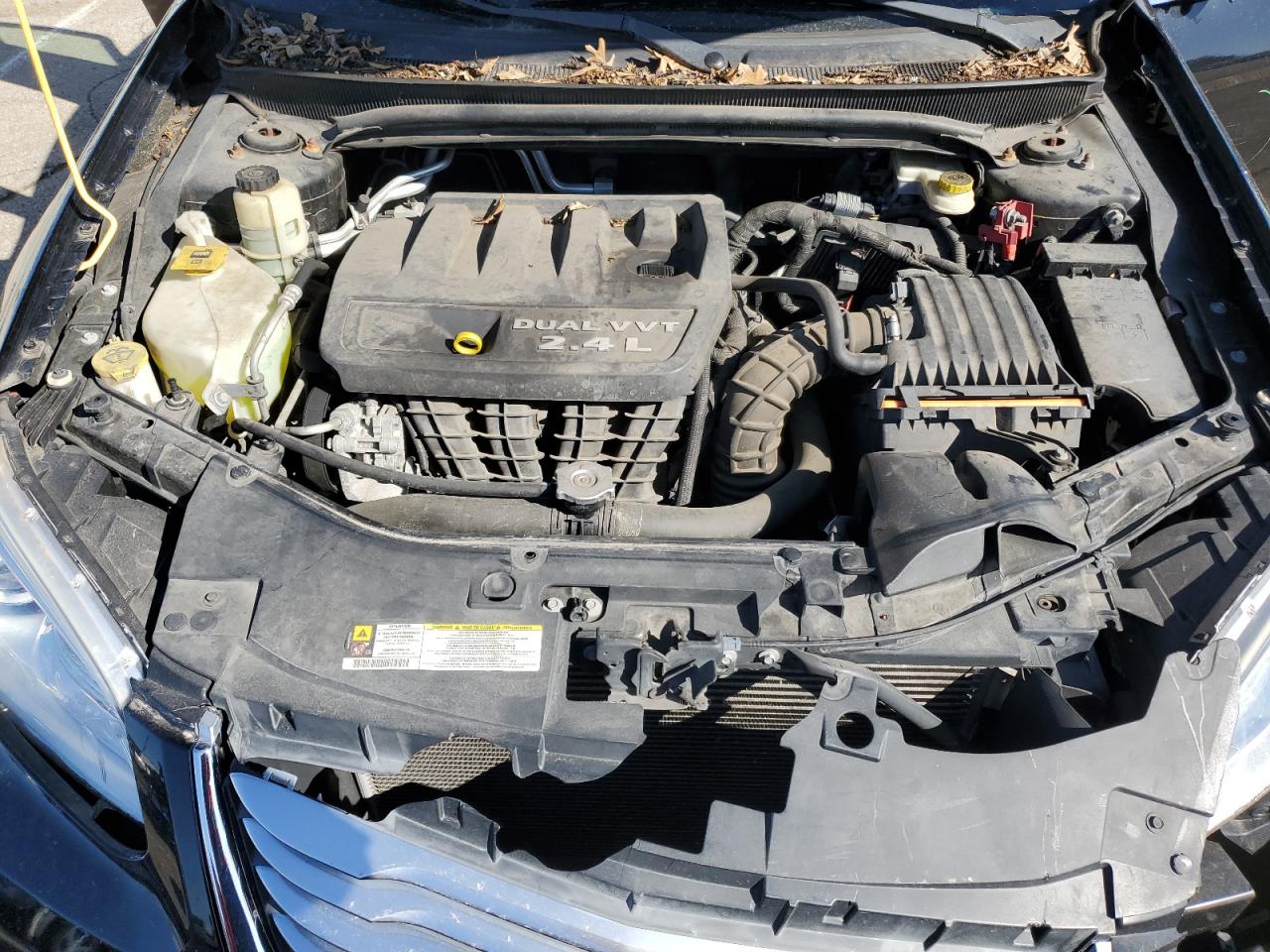 2013 Chrysler 200 - Image 11