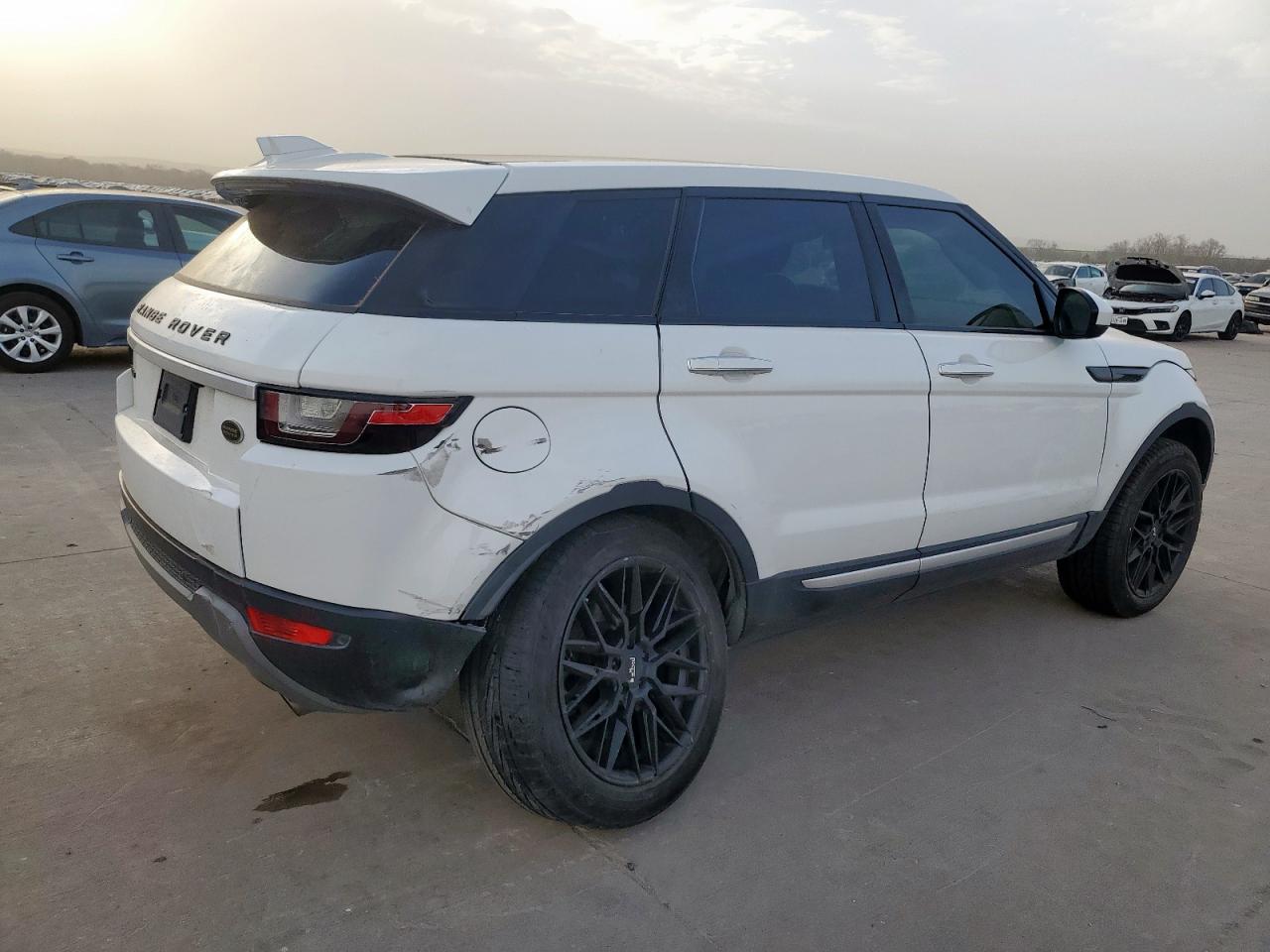 2017 Land Rover Range Rover - Image 3