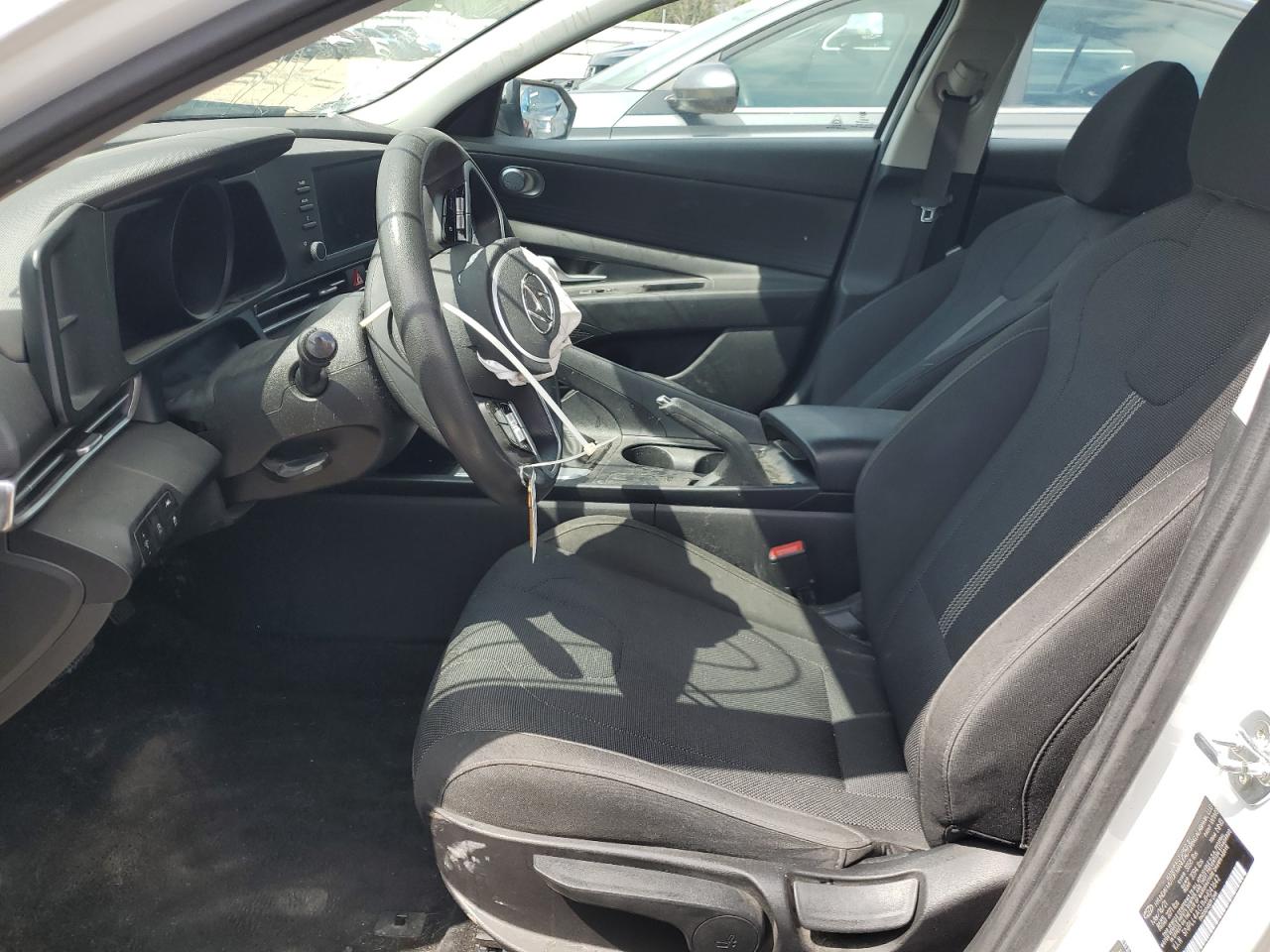 2021 Hyundai Elantra - Image 7