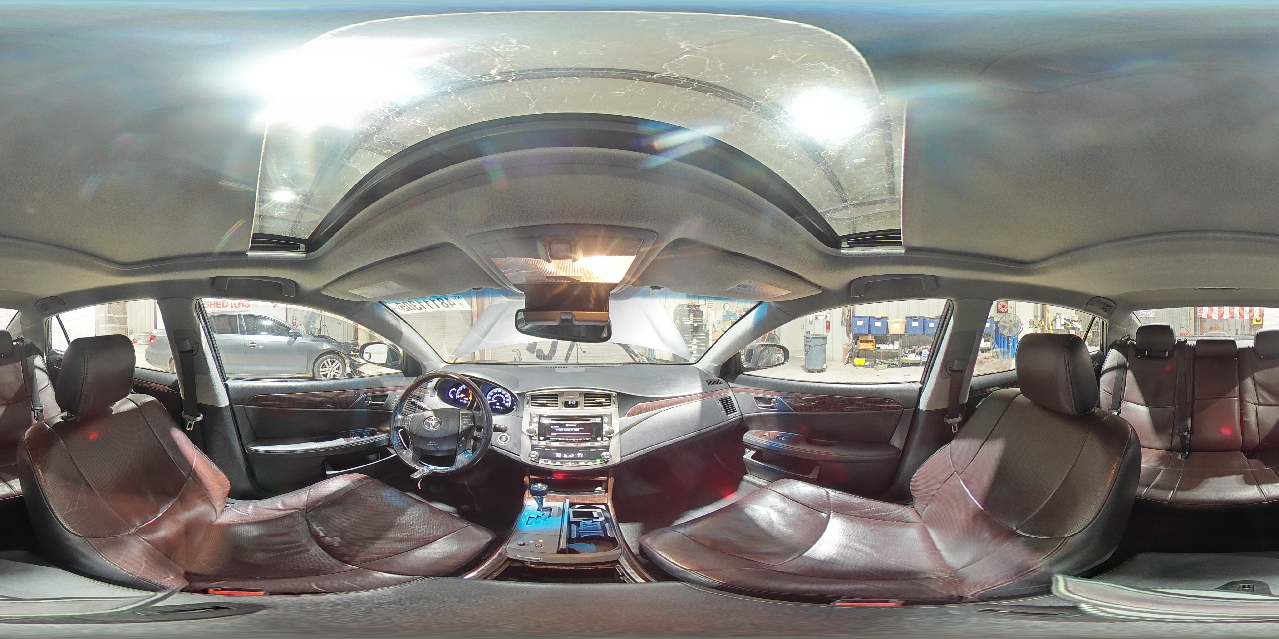2011 Toyota Avalon - Image 13
