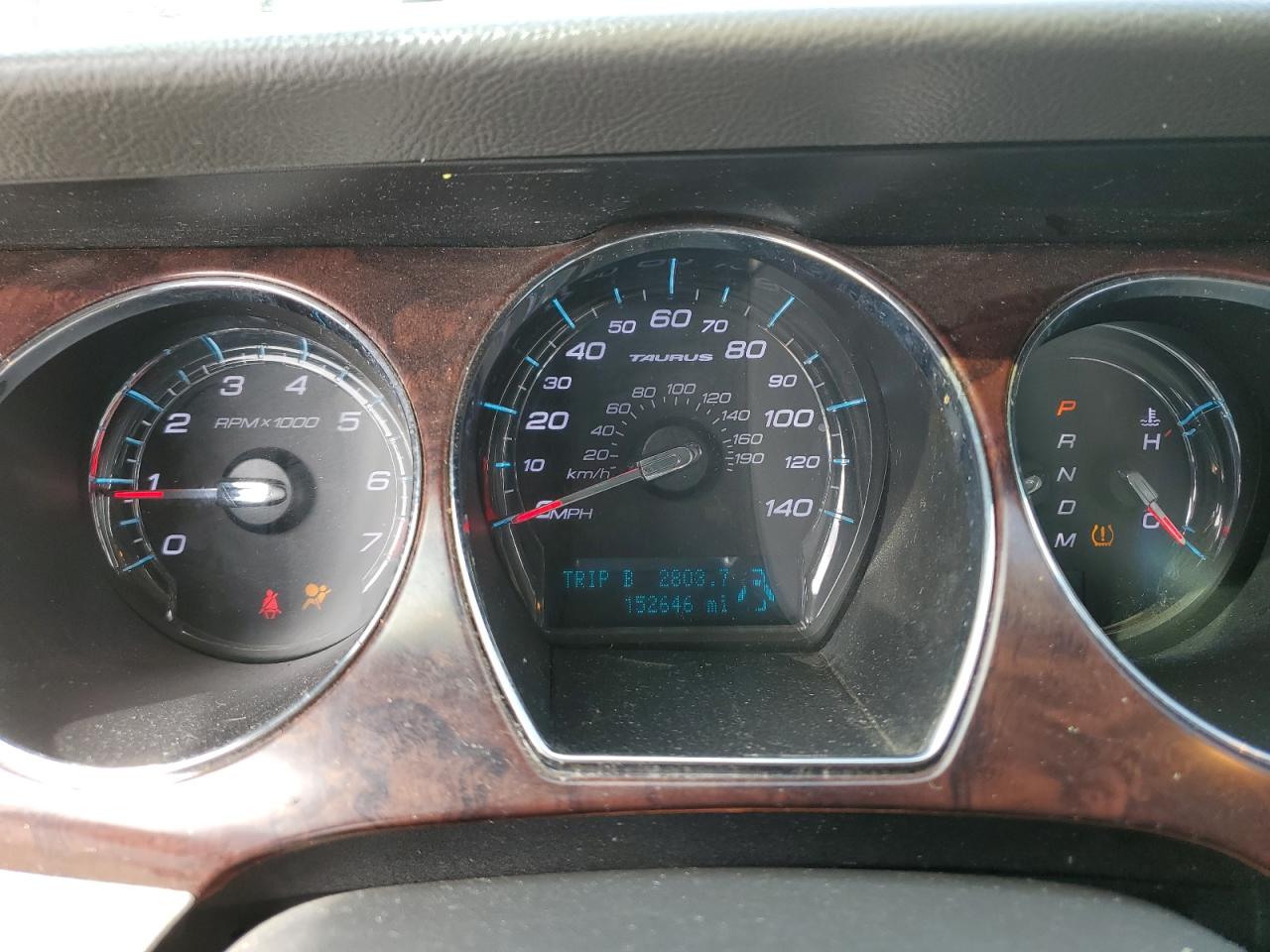 2011 Ford Taurus - Image 9