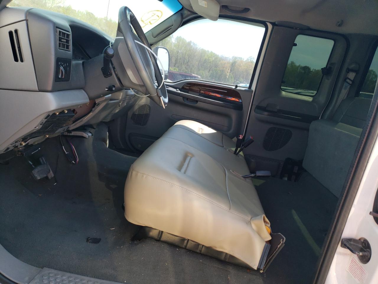 2004 Ford F250 - Image 7
