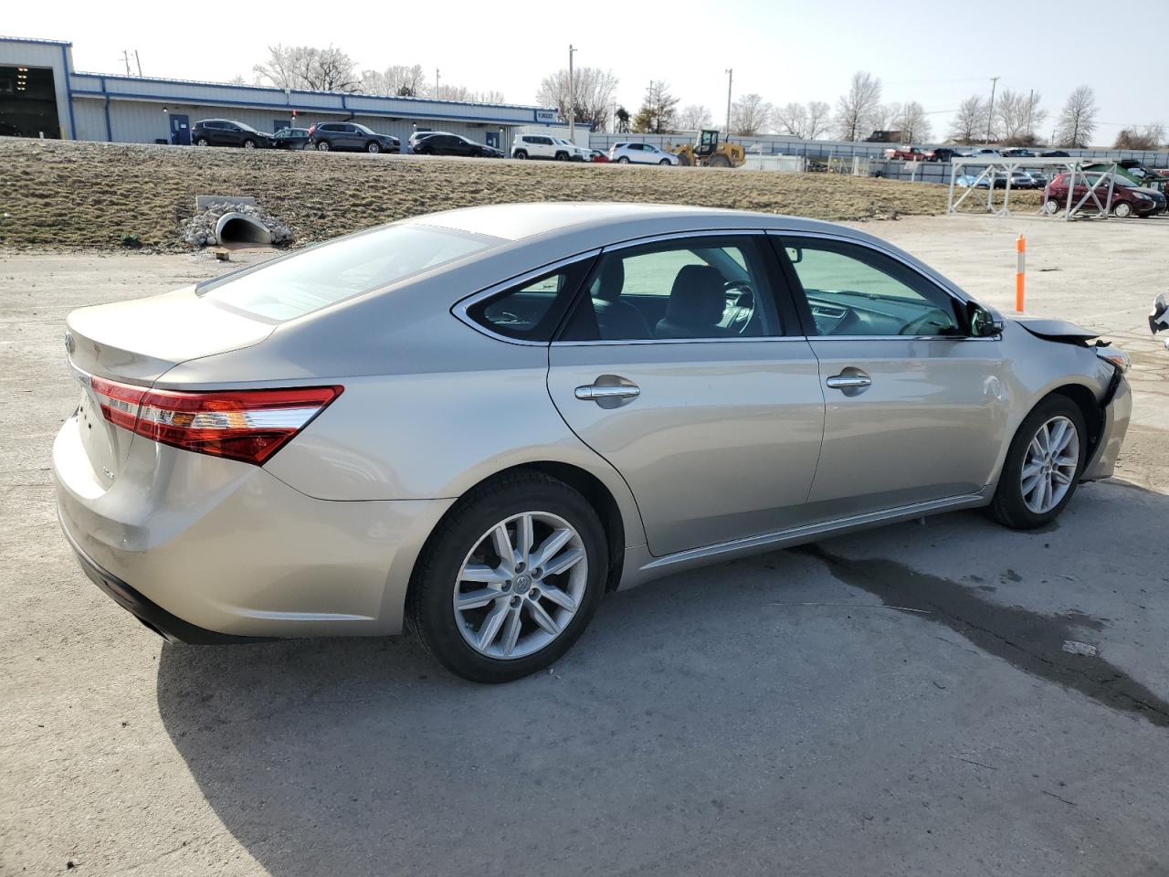 2013 Toyota Avalon - Image 3