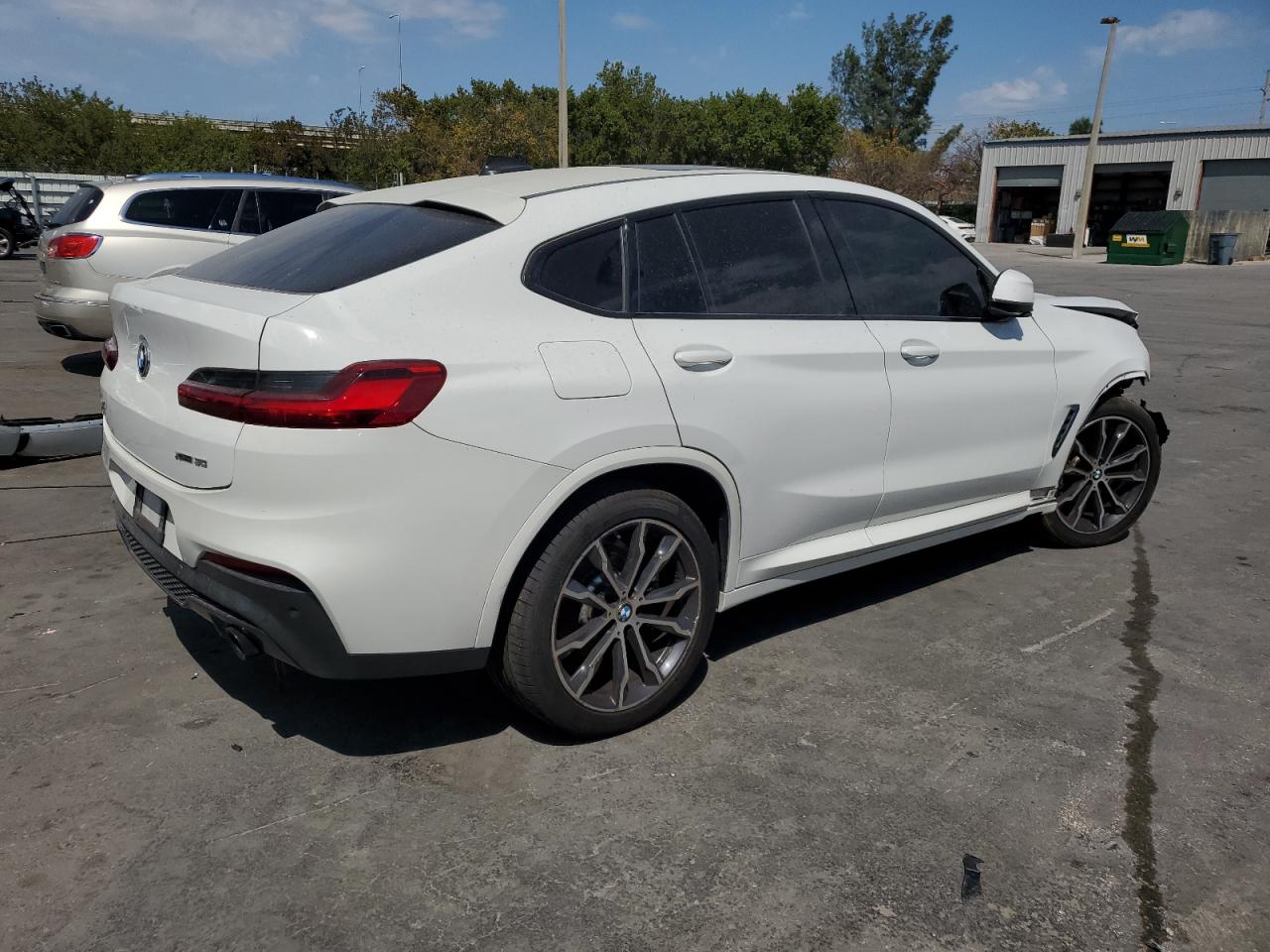 2021 BMW X4 - Image 3