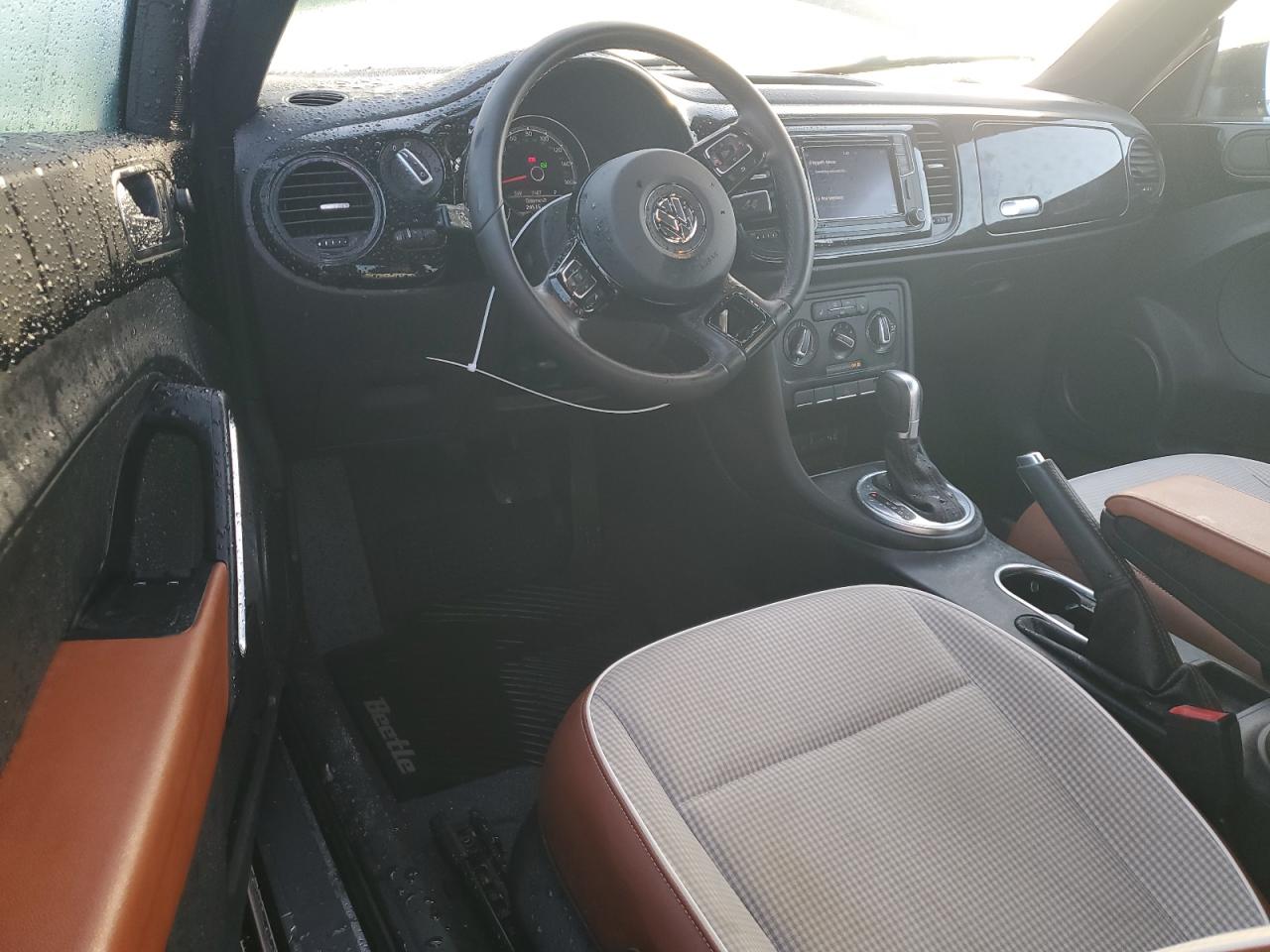 2017 Volkswagen Beetle - Image 8