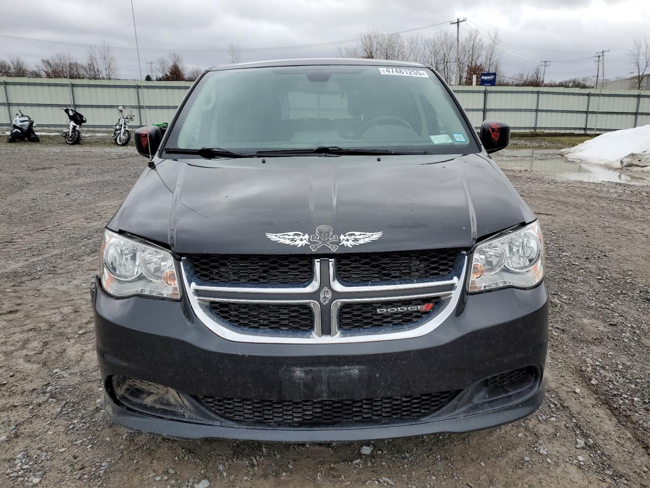 2019 Dodge Caravan - Image 5