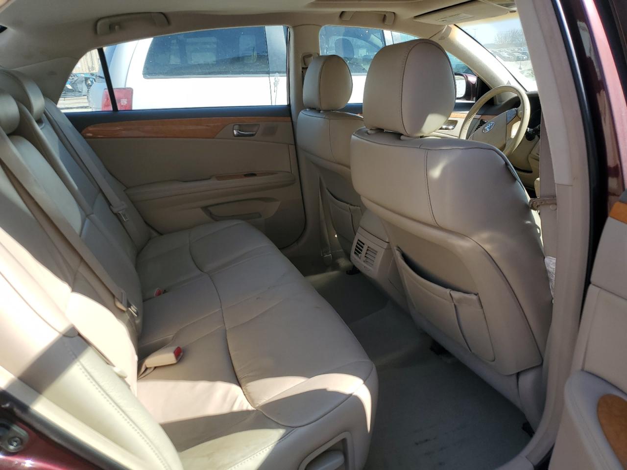 2007 Toyota Avalon - Image 10