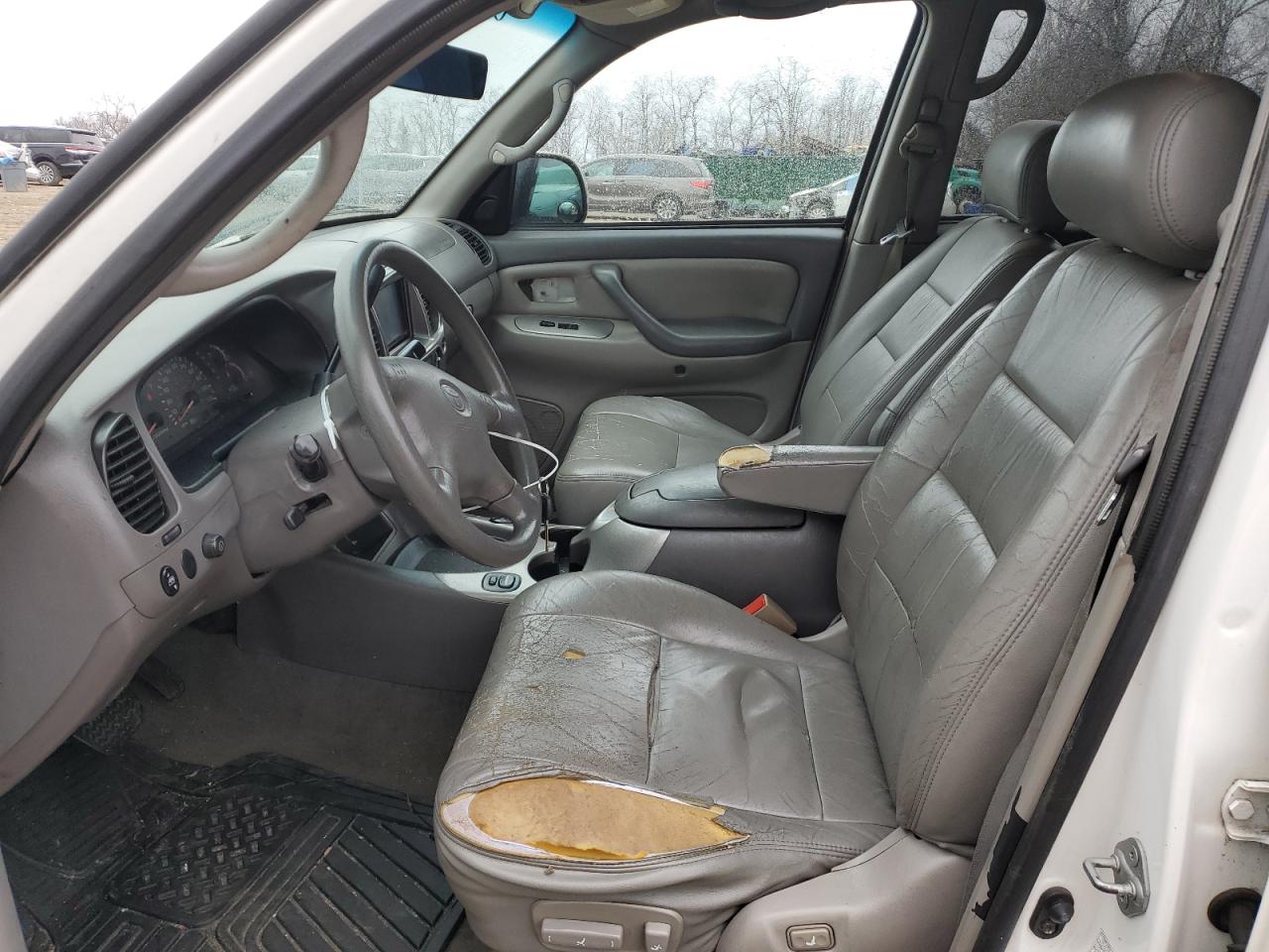2002 Toyota Sequoia - Image 7