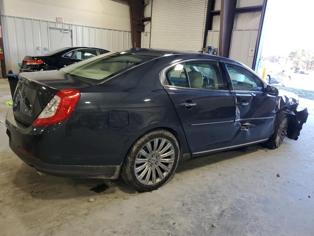 2013 Lincoln MKS - Image 3