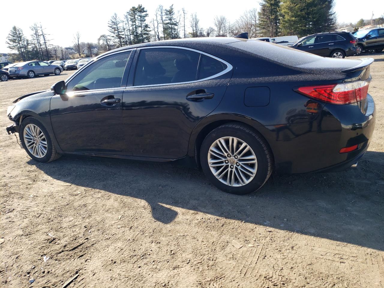 2015 Lexus ES - Image 2