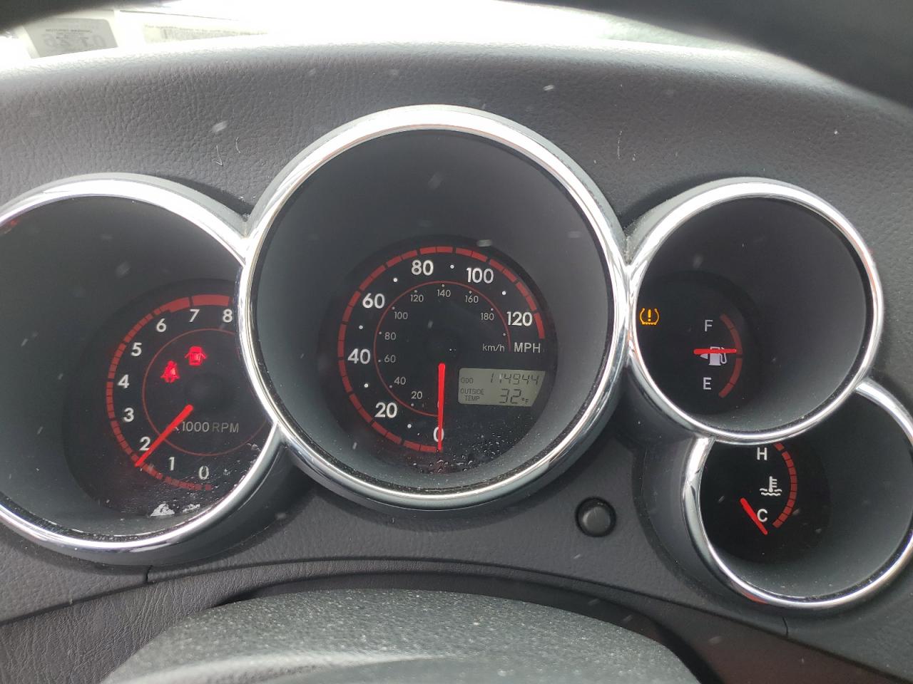 2008 Pontiac Vibe - Image 9
