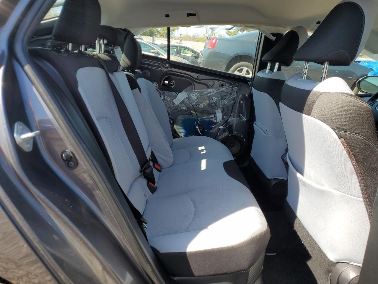 2019 Toyota Prius - Image 11