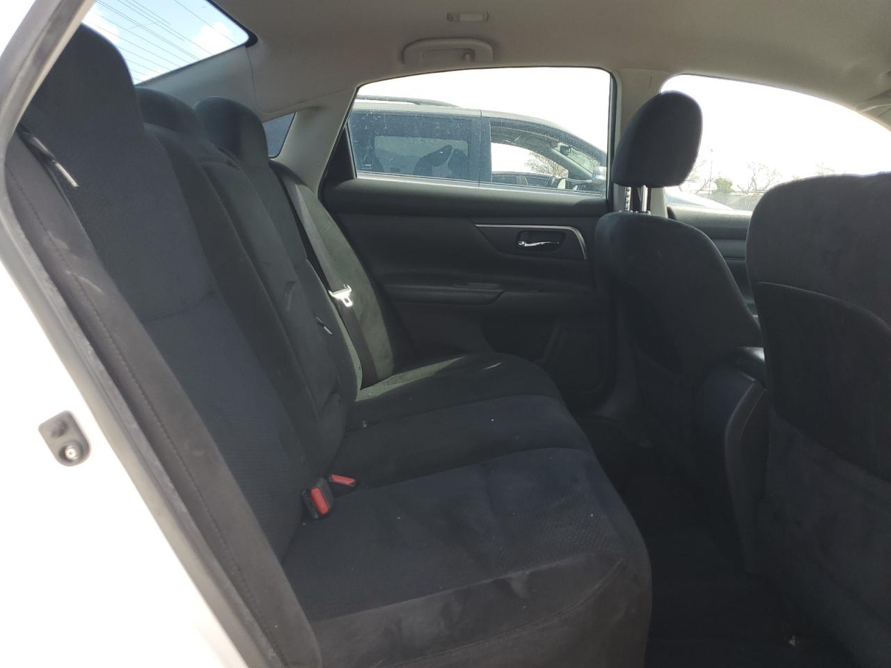 2015 Nissan Altima - Image 10